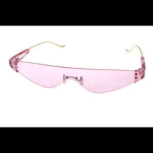 Centerstage Sunglasses in Pink BRAND NEW